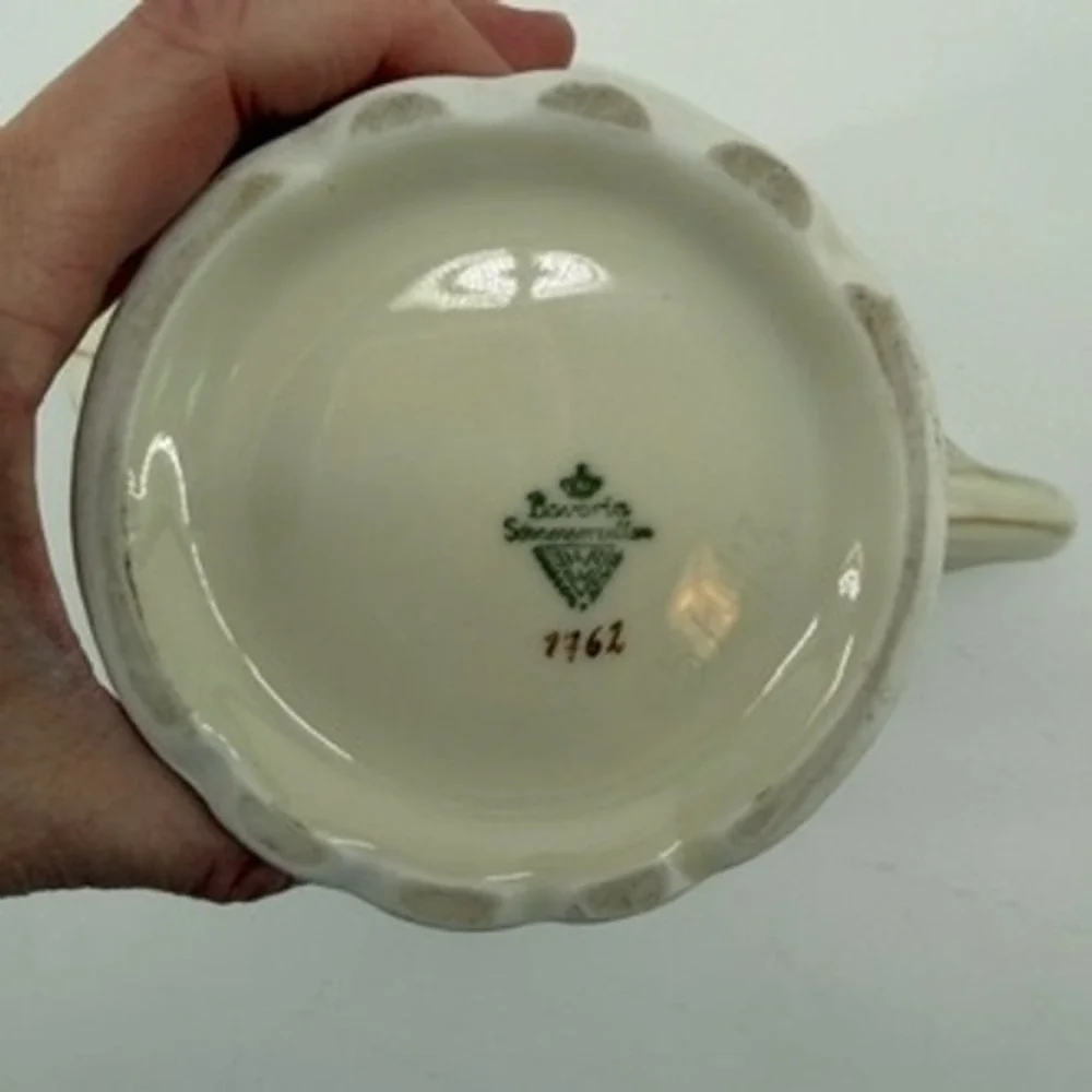 Bavaria Sonnenporzellan D&R W Weissenstadt Gold Trim Scalloped Coffee Teapot